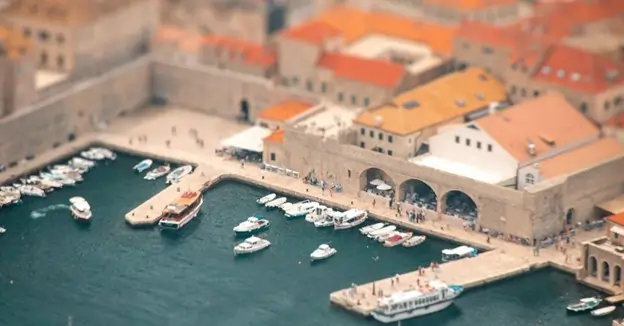 Cultural Shifts in Coastal Towns: What’s Driving Change and Shaping Communities Today
