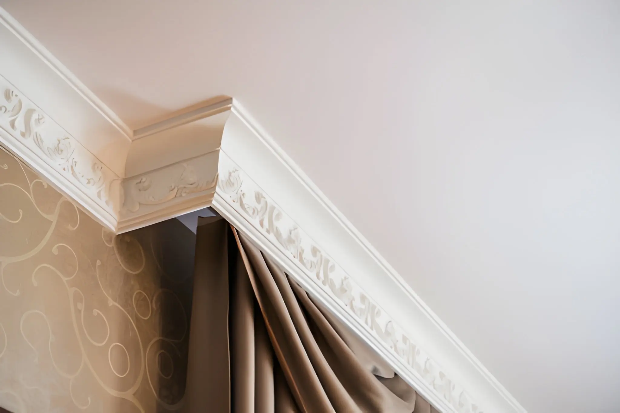 Adding Charm with Decorative Victorian Cornice Profiles