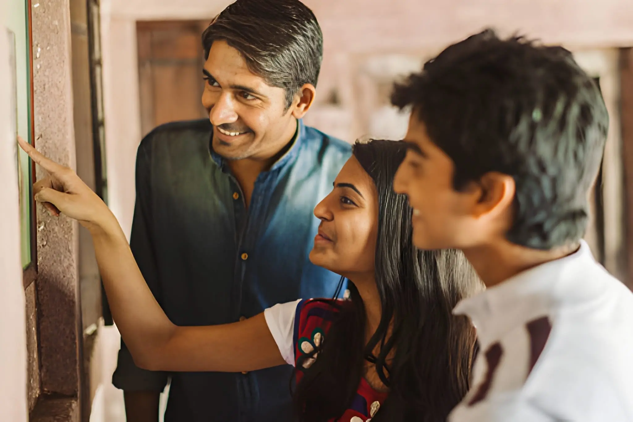 Learn to Communicate Beyond Borders