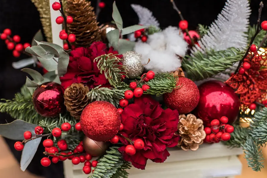 5 Timeless Flower Combinations That Define the Spirit of Christmas