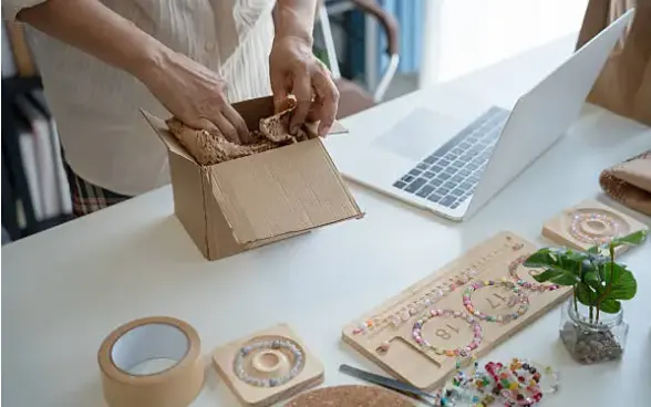 The Pros and Cons of Ecommerce vs Dropshipping in Relation to Your Business