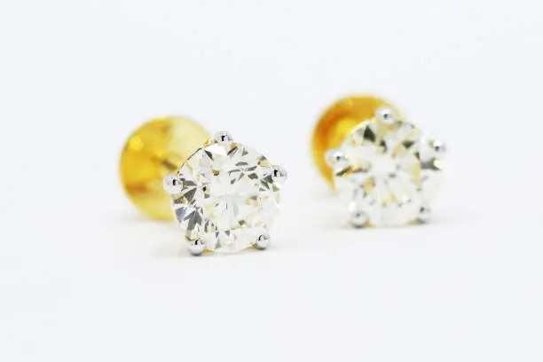 Diamond Studs: Effortless Sparkle for Every Occasion