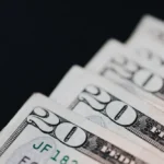 4 Ways Financial Advisors Help Clients Stay on Track